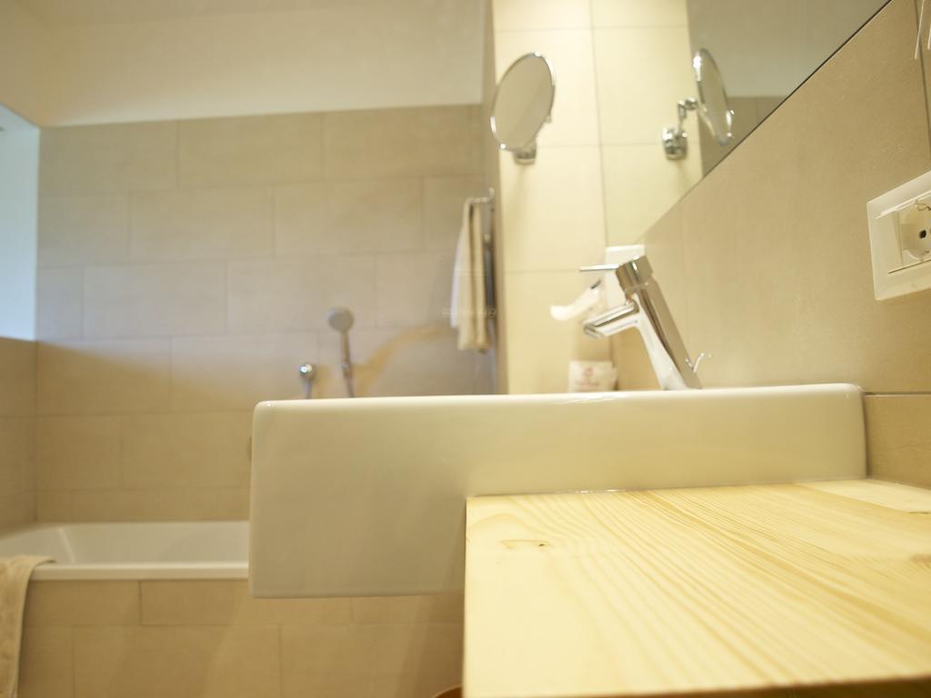 ホテル チロル フーネス 部屋 写真
